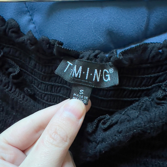 T.M.I.N.G. | Black Smocked Crop Top - Picture 2 of 6